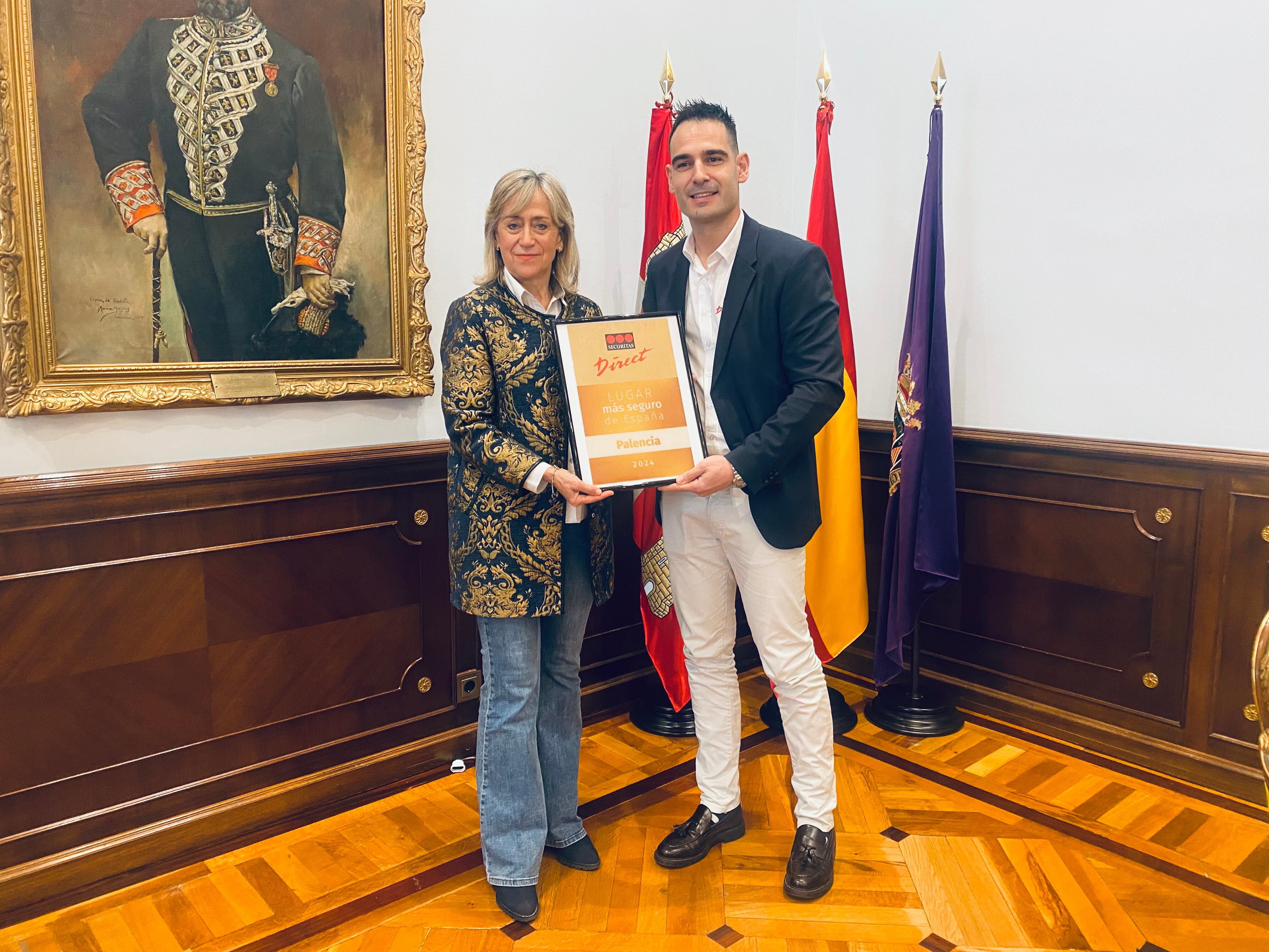 La Diputación de Palencia recibe la placa de oro de la seguridad al ser una de las provincias más seguras de España