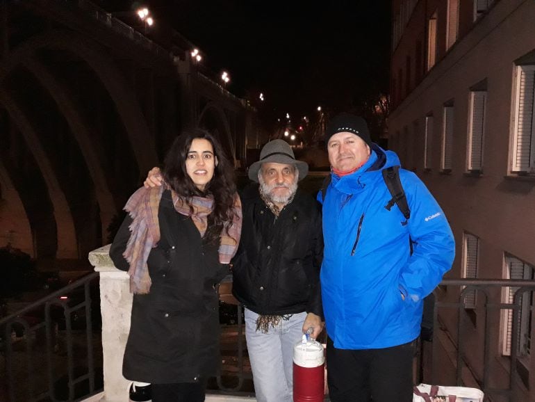 Sara, Toni y Pepe. Tres de los voluntarios de la onegé Solidarios