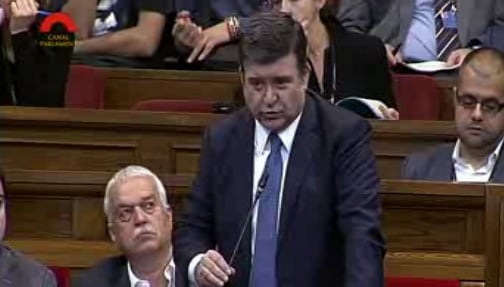 Alfons López Tena interviene en un pleno del Parlament de Catalunya