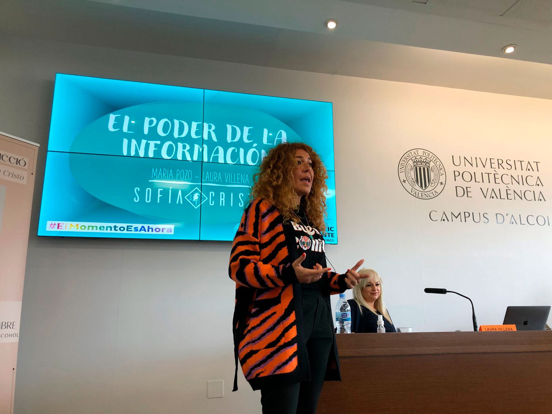 Sofía Cristo durante la conferencia de la mañana orientada a estudiantes