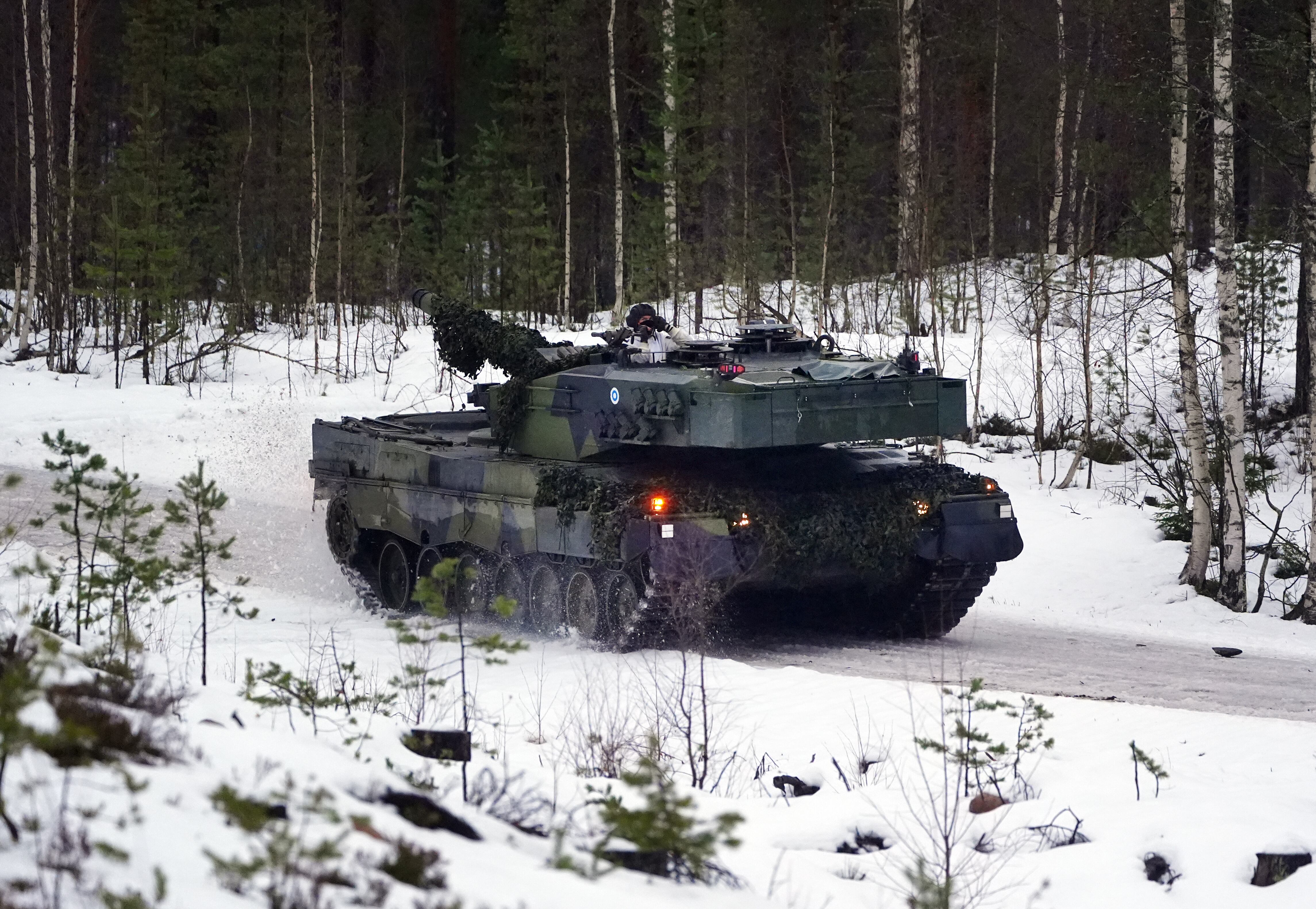 Un tanque finlandés durante unos ejercicios de entrenamiento de soldados británicos en condiciones de frío extremo el pasado mes de diciembre