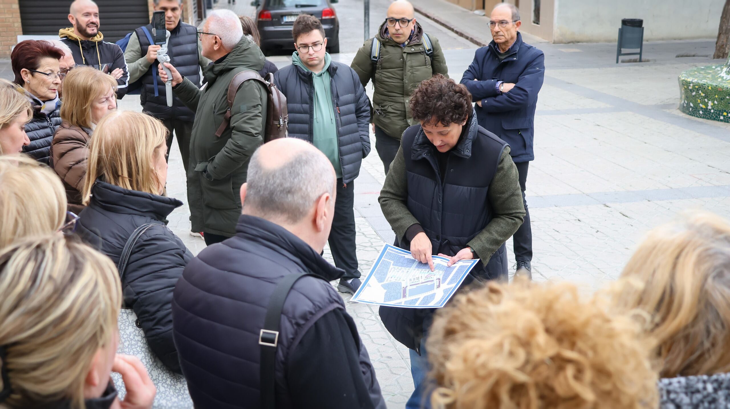 Reunión vecinal en Plaza España, Onda