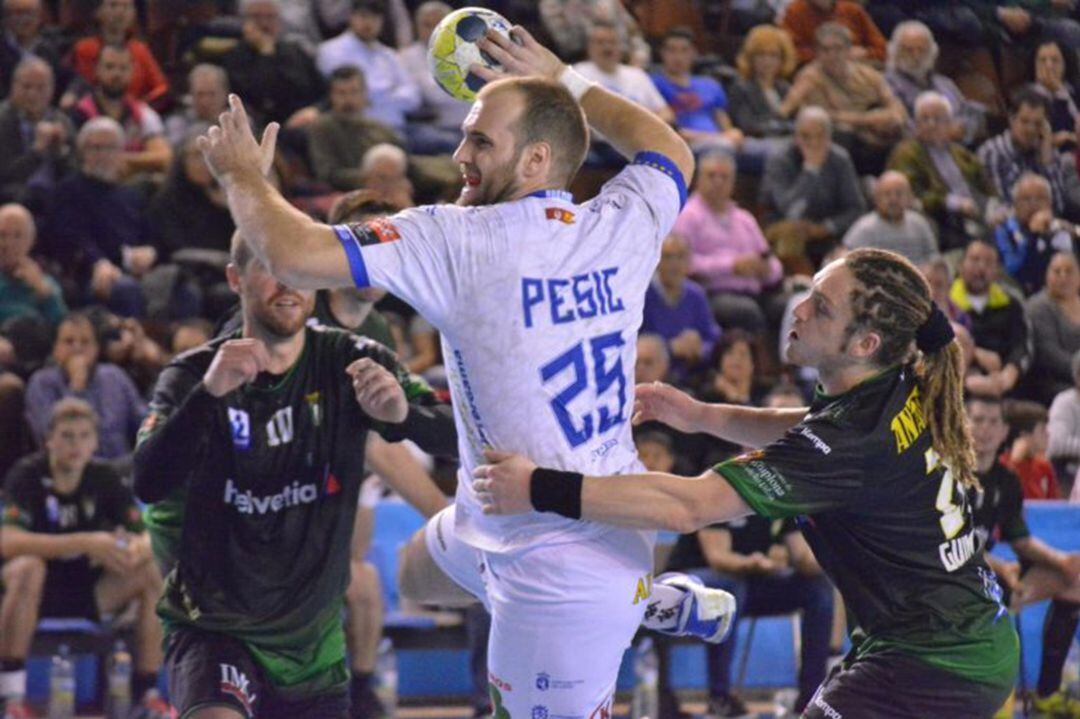 Pesic tampoco continuará en el Ademar la próxima temporada