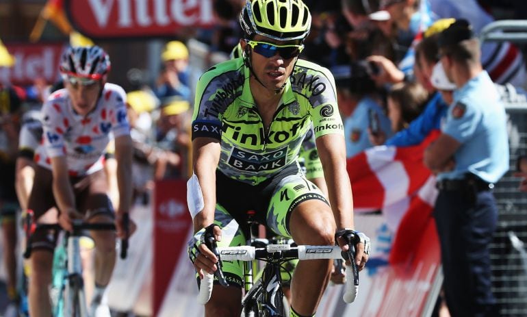 Alberto Contador en la meta del Alpe d&#039;Huez