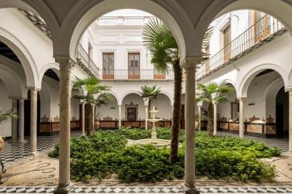 Patio Principal de Mercer Resideces Sevilla.