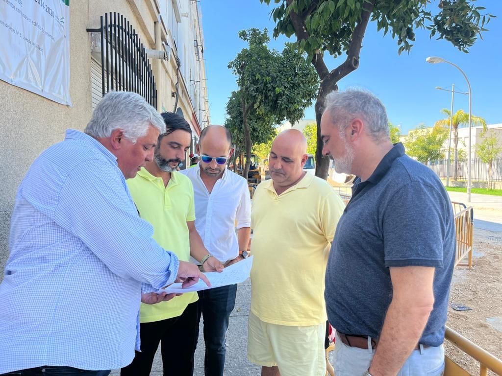 El Gobierno local y los vecinos de La Asunción supervisan las obras de dicho barrio