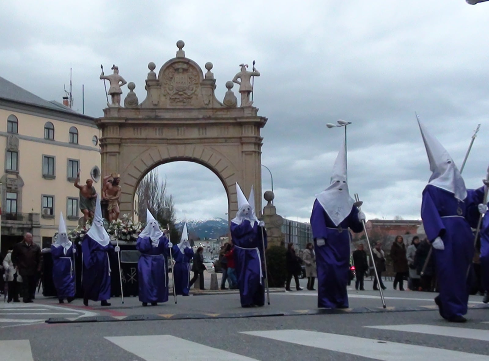 Procesión del Paso de la Flagelación del Señor desde el barrio de Nueva Segovia hasta la Catedral