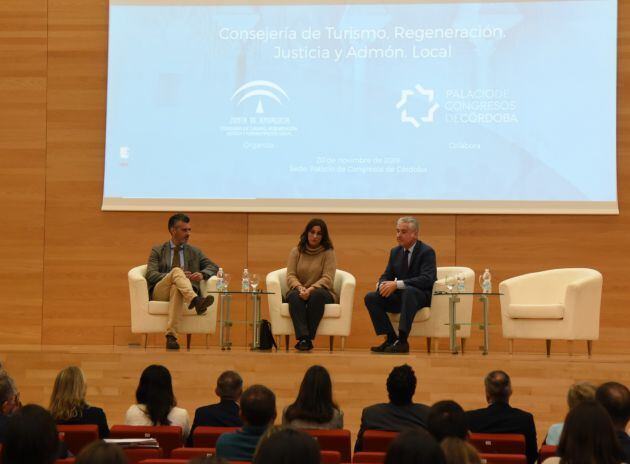 José Luis Córdoba de Turismo Andaluz, Barbara Bejarano del Instituto Halal y Javier Campos de la Comisión de Turismo de CECO