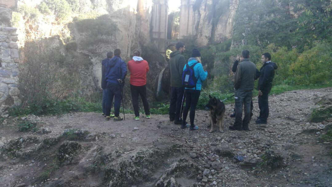 Un grupo de ciudadanos buscan desde esta mañana al rondeño desaparecido