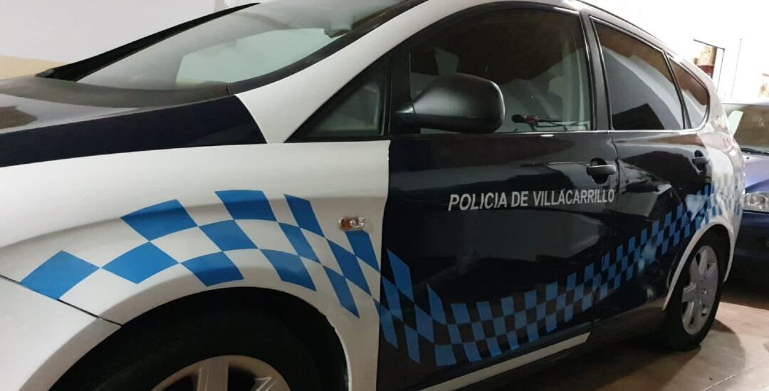 Los agentes de Villacarrillo llevan desde el pasado fin de semana controlando los espacios públicos para evitar que nadie contravenga la prohibición de permanecer en la vía pública, una de las medidas puestas en marcha para luchar contra la expansión del &quot;coronavirus&quot;