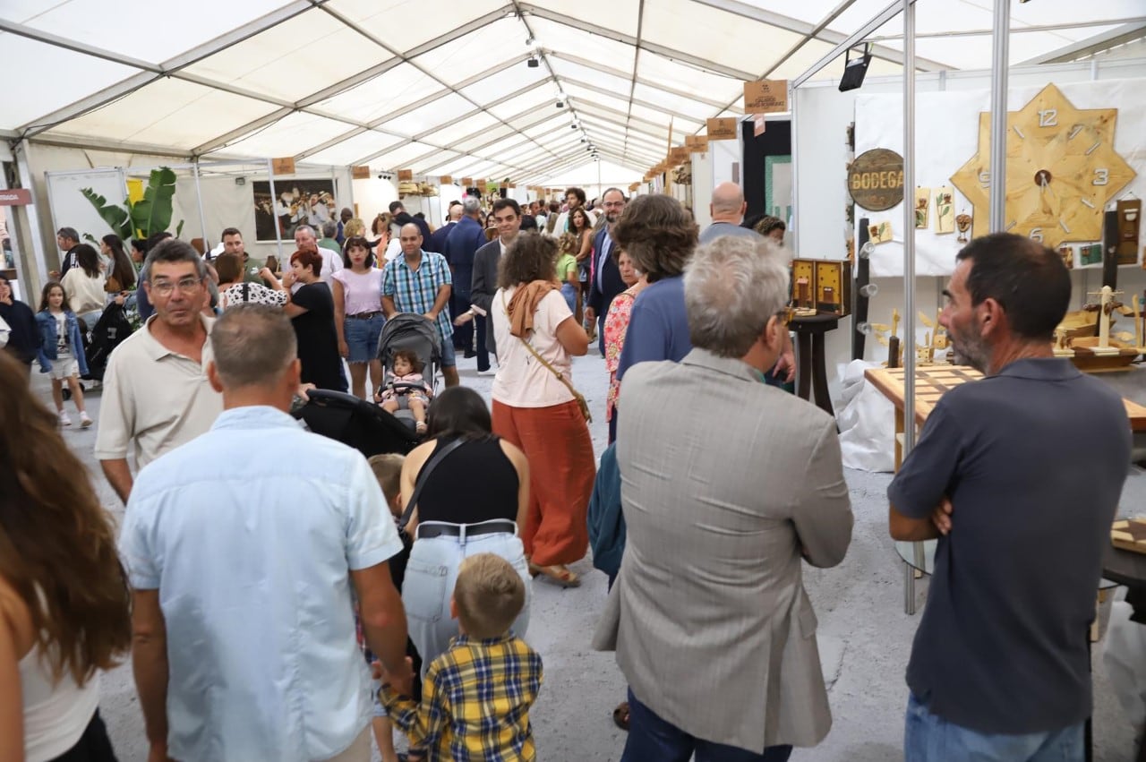 Vista de una de las carpas de la Feria Insular de Artesanía de Lanzarote.