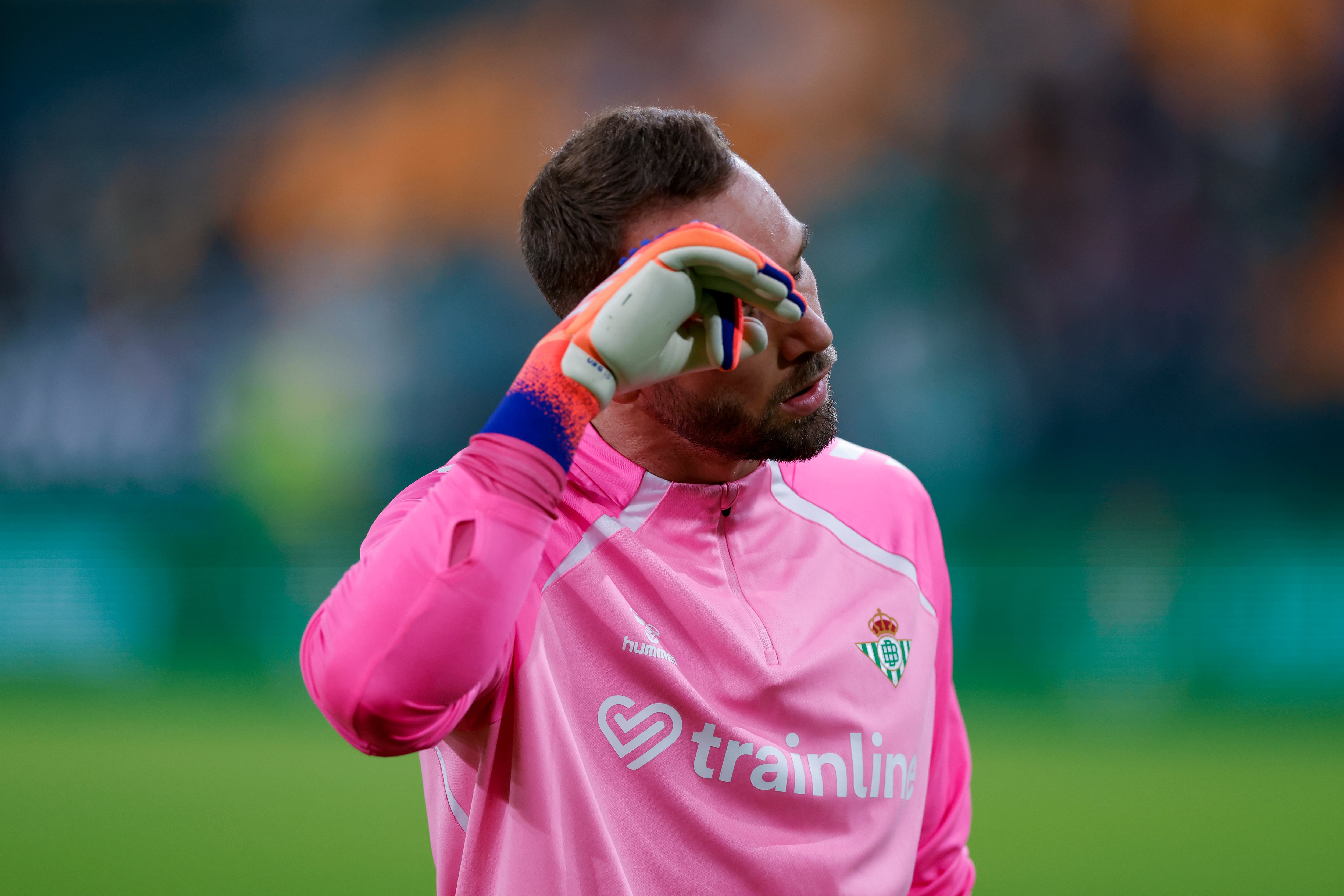 In Seville, Spain, on November 2, 2025, Pau Lopez of Real Betis lies injured on the field during the La Liga EA Sports match between Real Betis and RCD Mallorca at La Cartuja. (Photo by Jose Luis Contreras/NurPhoto via Getty Images)