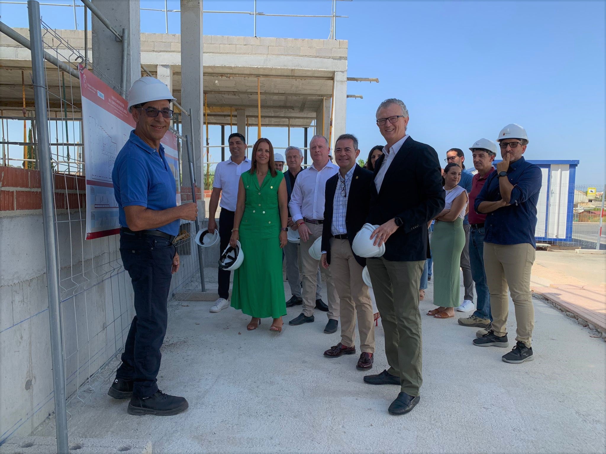 El consejero de Salud y el alcalde de Lorquí han visitado las obras de construcción del nuevo Centro de Salud de la localidad