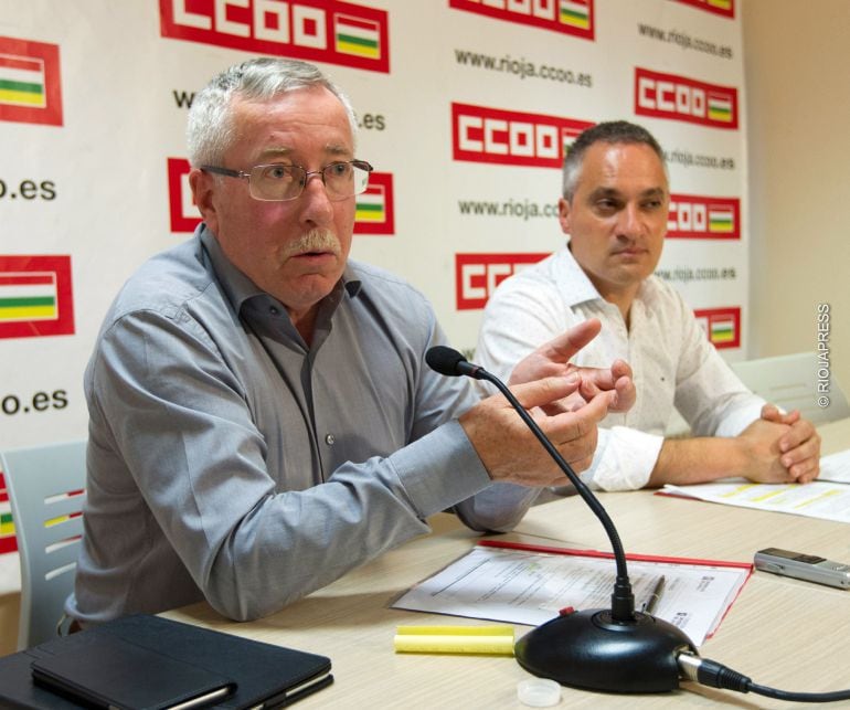 El secretario general de CCOO, Ignacio Fernández Toxo, acompañado por el secretario general del sindicato en La Rioja, Jorge Ruano.