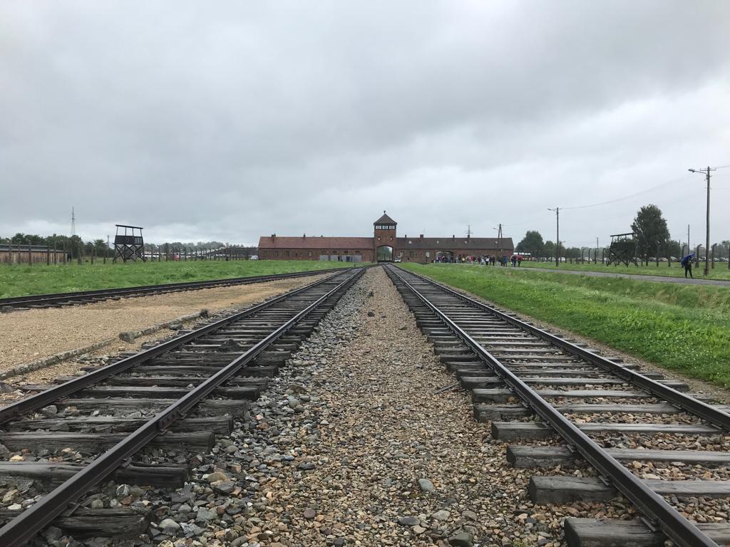 Entrada a Auschwitz II - Birkenau. Archivo.