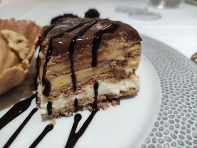 Tarta de la abuela y helado de turrón de Alacant