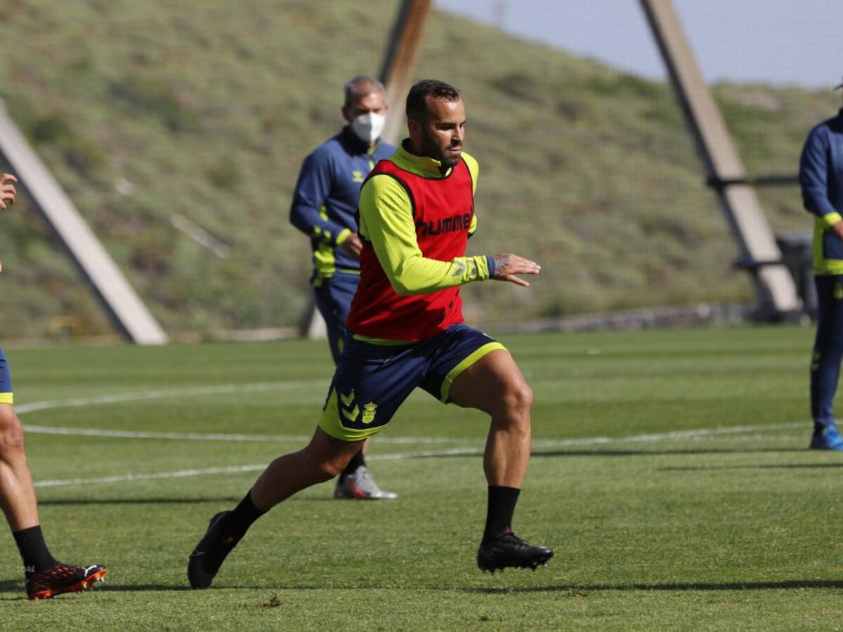 Jesé y Rafa Mujica, la receta para la crisis goleadora
