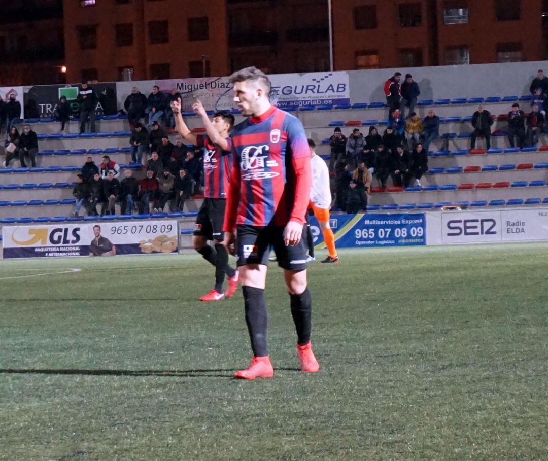 David Bauzá tendrá que remodelar la defensa por la baja de Titino