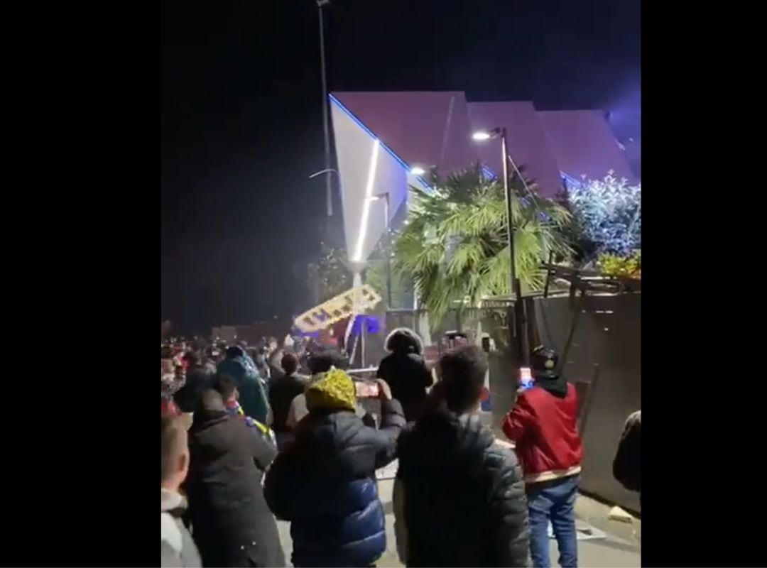 Batalla campal en una discoteca de Barcelona (captura de vídeo).