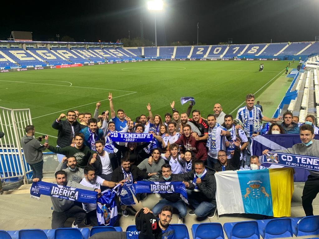 El estadio de Butarque volverá a teñirse del blanquiazul tinerfeño.