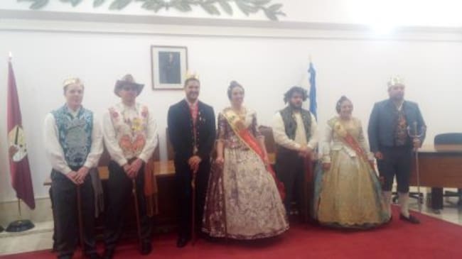 Seis de los diez presidentes nuevos. De izquierda a derecha: Fran Naranjo, José García de la Reina, Juan Céspedes, Mara Pereira, Miguel García (y su Fallera Mayor Vanessa Egea) y Paco Blanquer.