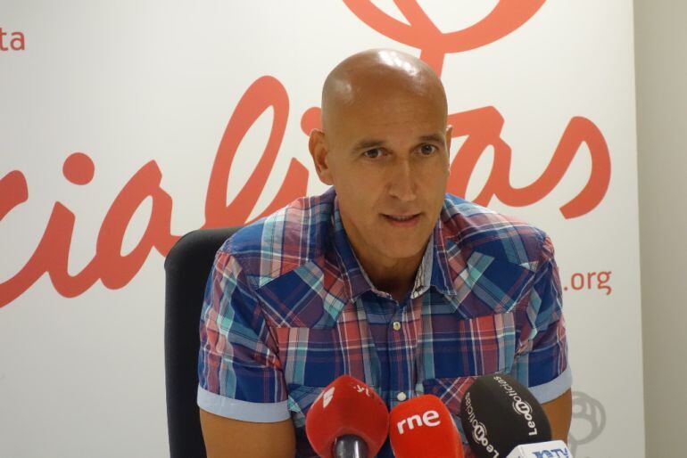 José Antonio Díez durante la rueda de prensa 