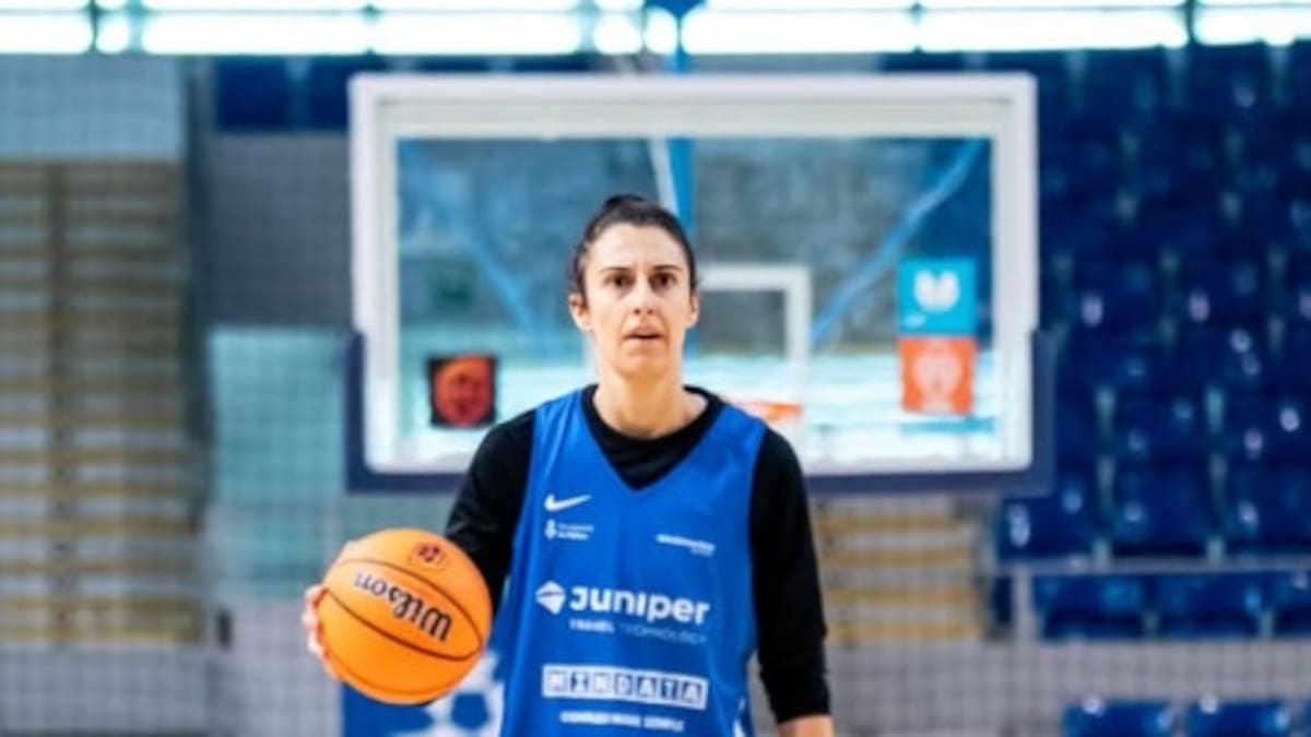 Alba Torrens, disponible para debutar con Azulmarino