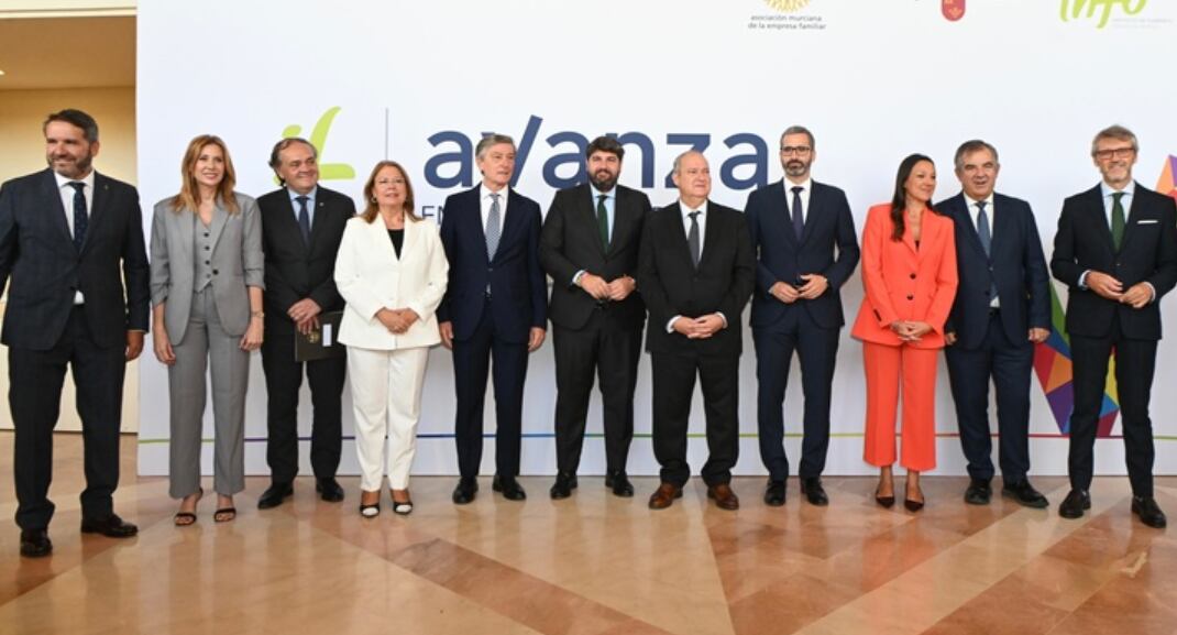 Foto de familia del Foro Avanza