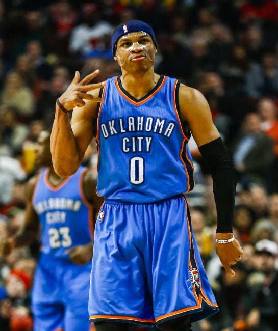 THM23. CHICAGO (IL, EE.UU.), 05/03/2015.- Russell Westbrook de Thunder reacciona tras anotar una canasta de tres puntos ante Bulls hoy, jueves 5 de marzo de 2015, durante un juego de la NBA en el United Center de Chicago, Illinois (EE.UU.). EFE/TANNEN MAU