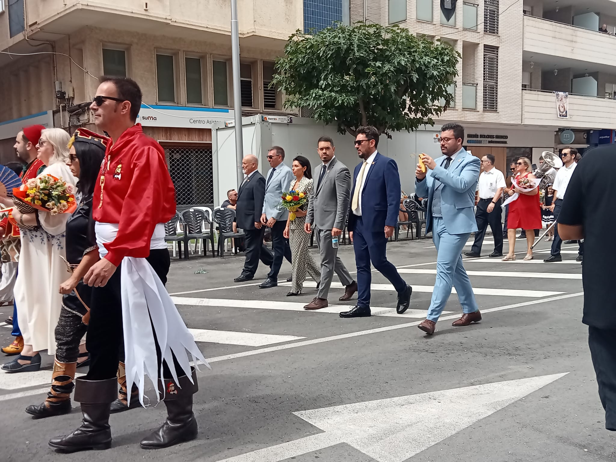 Concejales en la Ofrenda