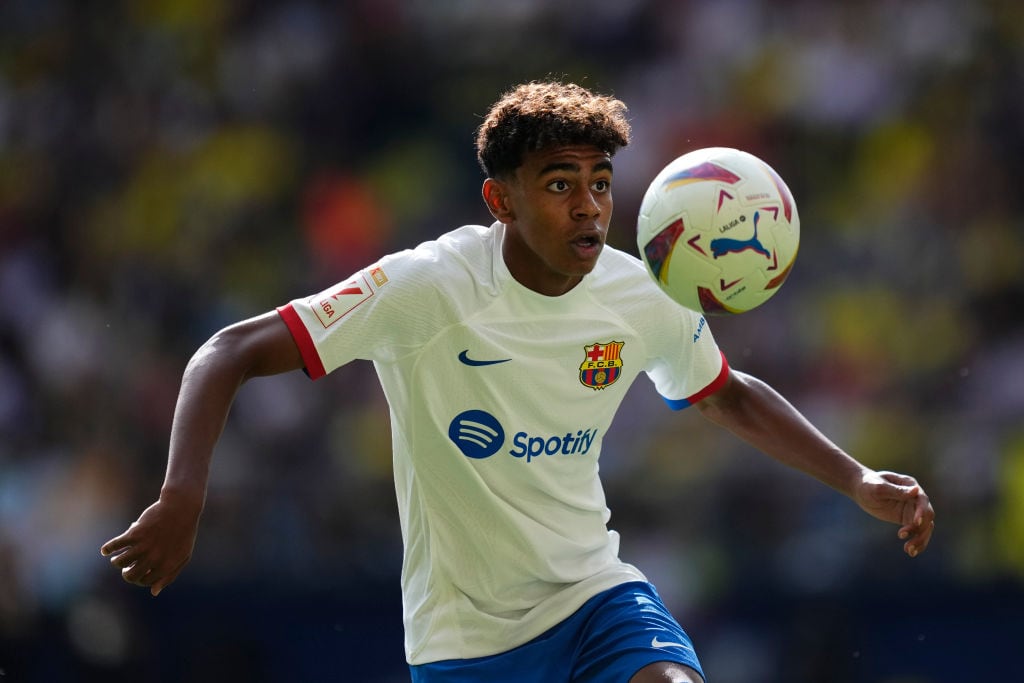 Lamine Yamal, durante un partido con el Barça.