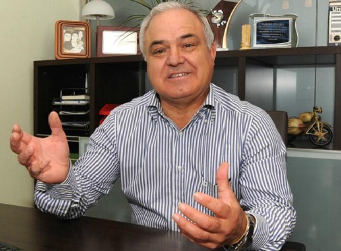 José Miguel González en su despacho