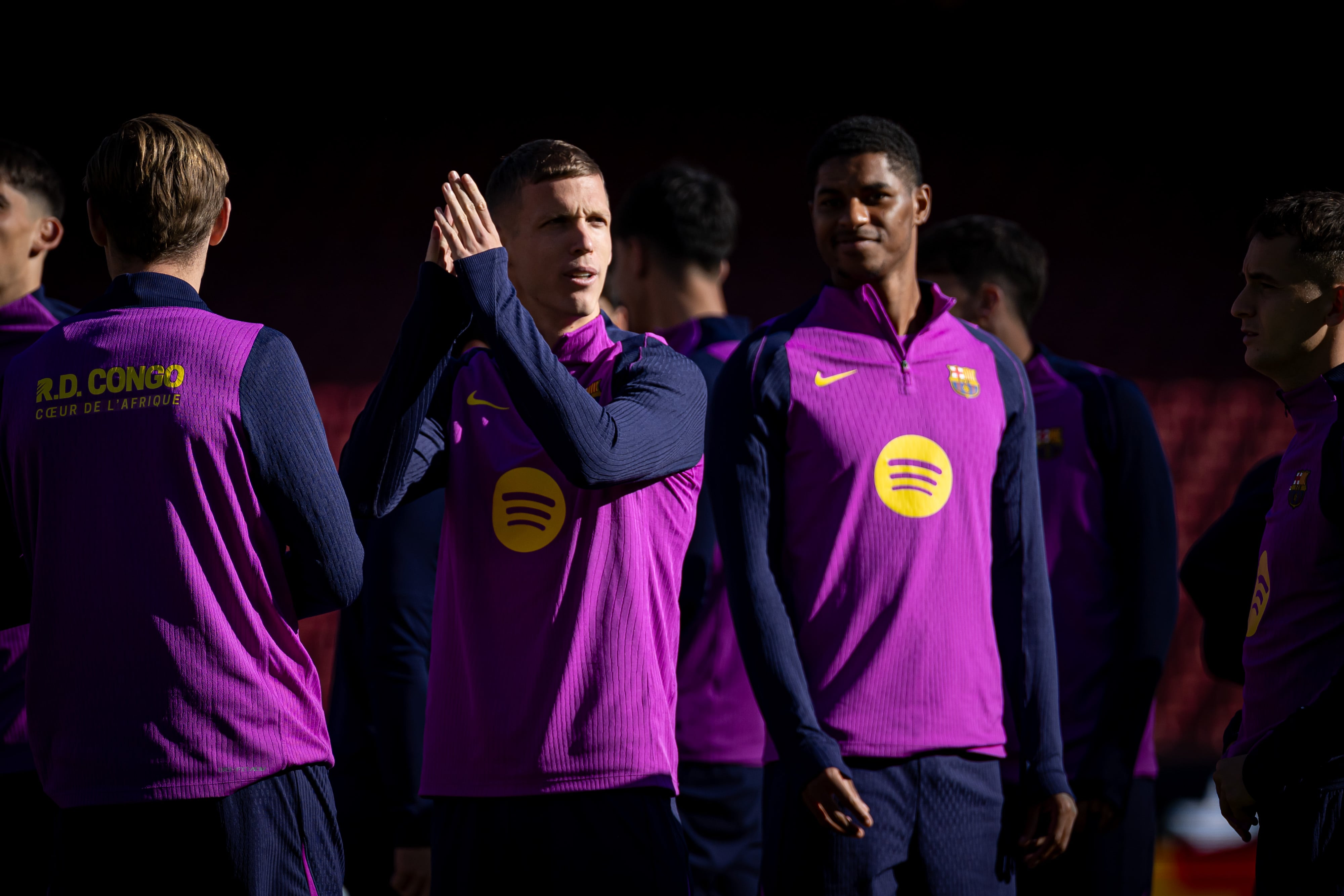 Los jugadores del FC Barcelona, durante el entrenamiento a puertas abiertas del Spotify Camp Nou