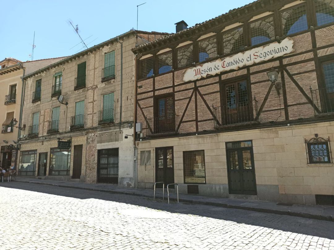 Hallan restos humanos de la Edad Media durante las obras de ampliación del Mesón de Cándido