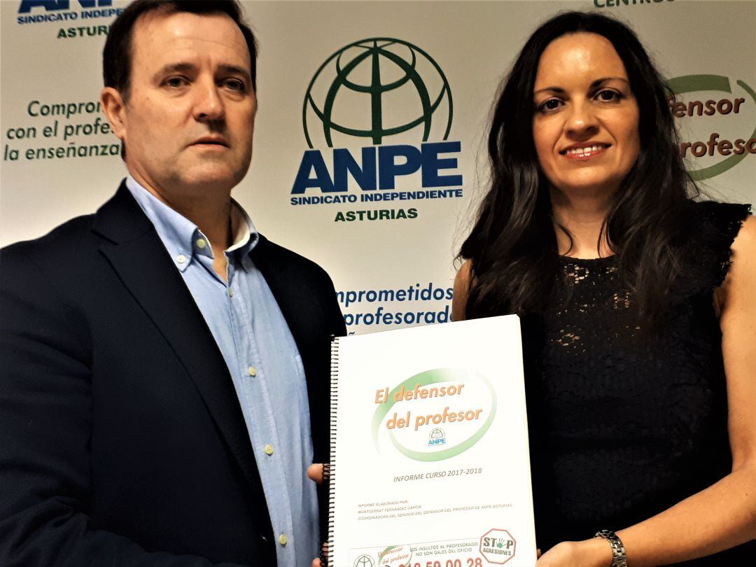 El presidente de ANPE Asturias, Gumersindo Rodríguez, ha presentado el informe junto a su autora, Montserrat Fernández