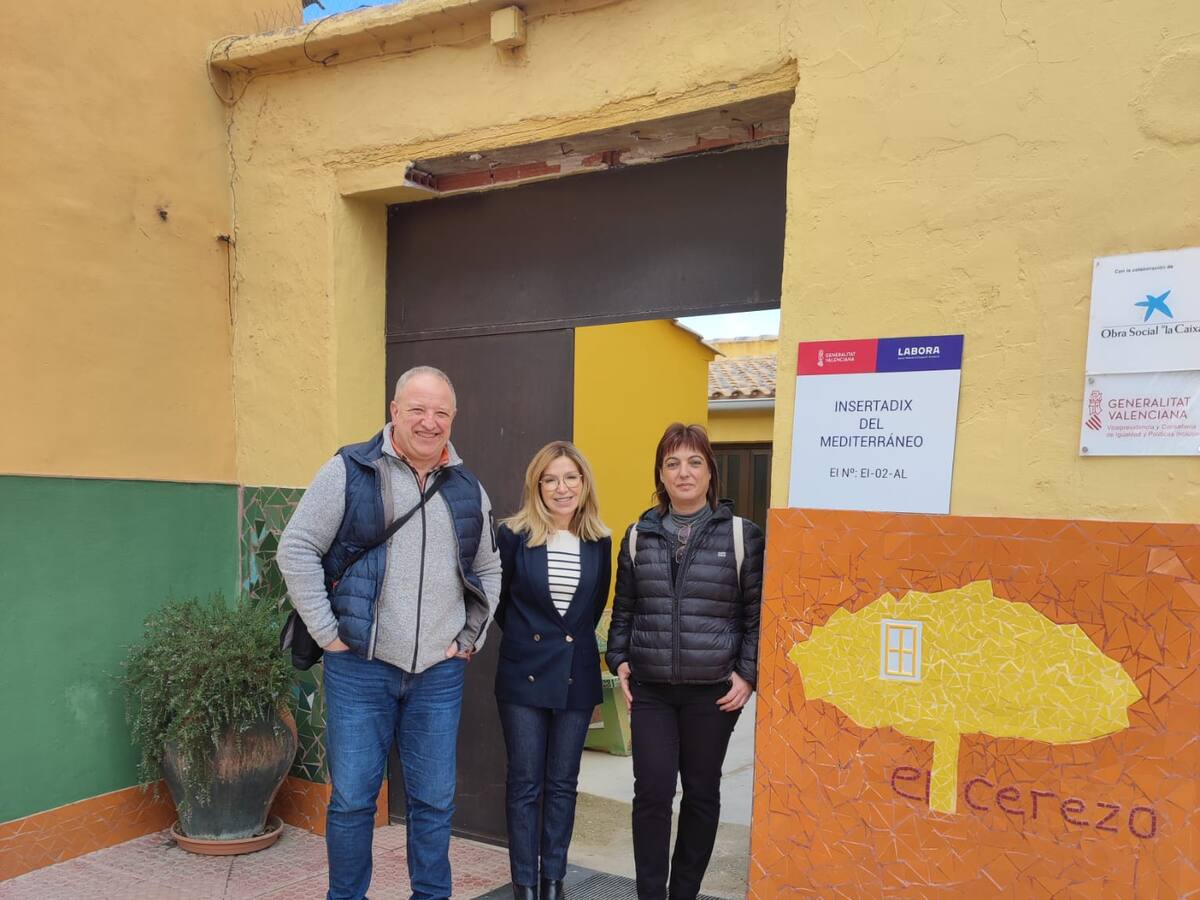 La Concejalía de Educación refuerza su apoyo al Centro de Día ‘Amigos del Cerezo’ de Villena