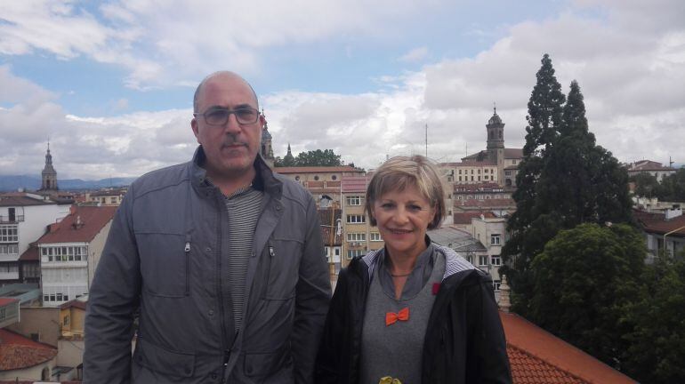 Alberto Meléndez, presidente organizador del congreso y Elena Abascal, enfermera de cuidados paliativos del HUA.