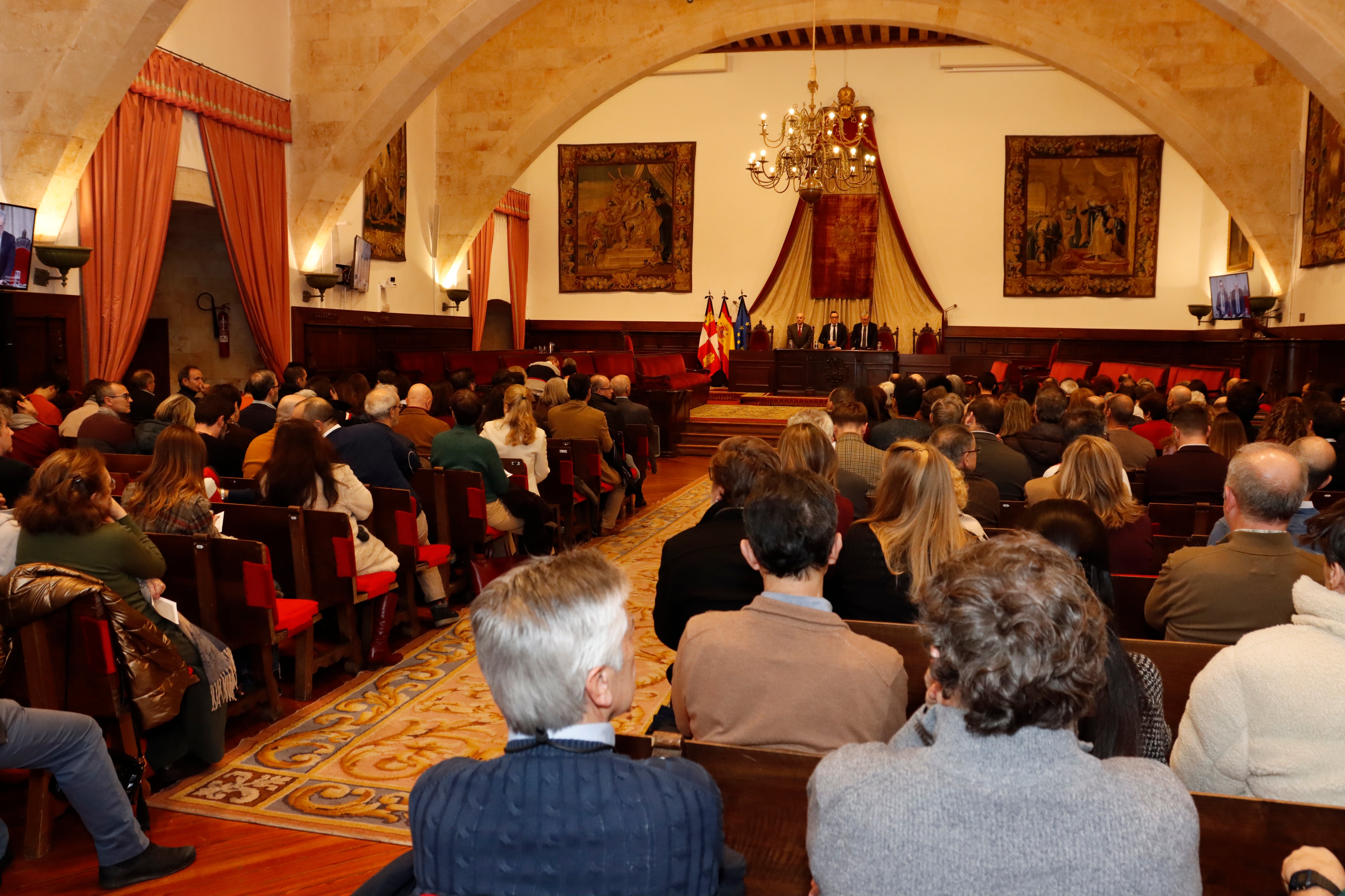 Celebración del Claustro de Doctores de la Universidad de Salamanca en el Paraninfo