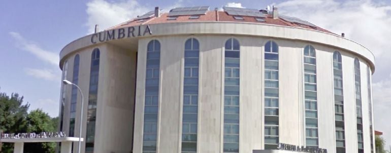 Fachada del Centro de Empresas y Hotel Cumbría