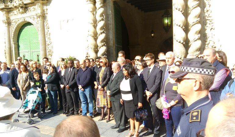 Concentración en el Ayuntamiento por los atentados de París