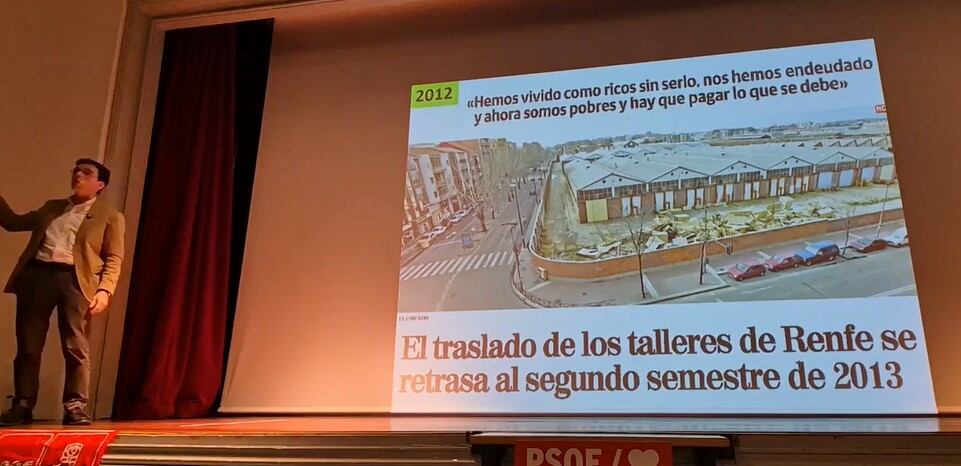 Asamblea organizada por el PSOE en el Centro Cívico Delicias