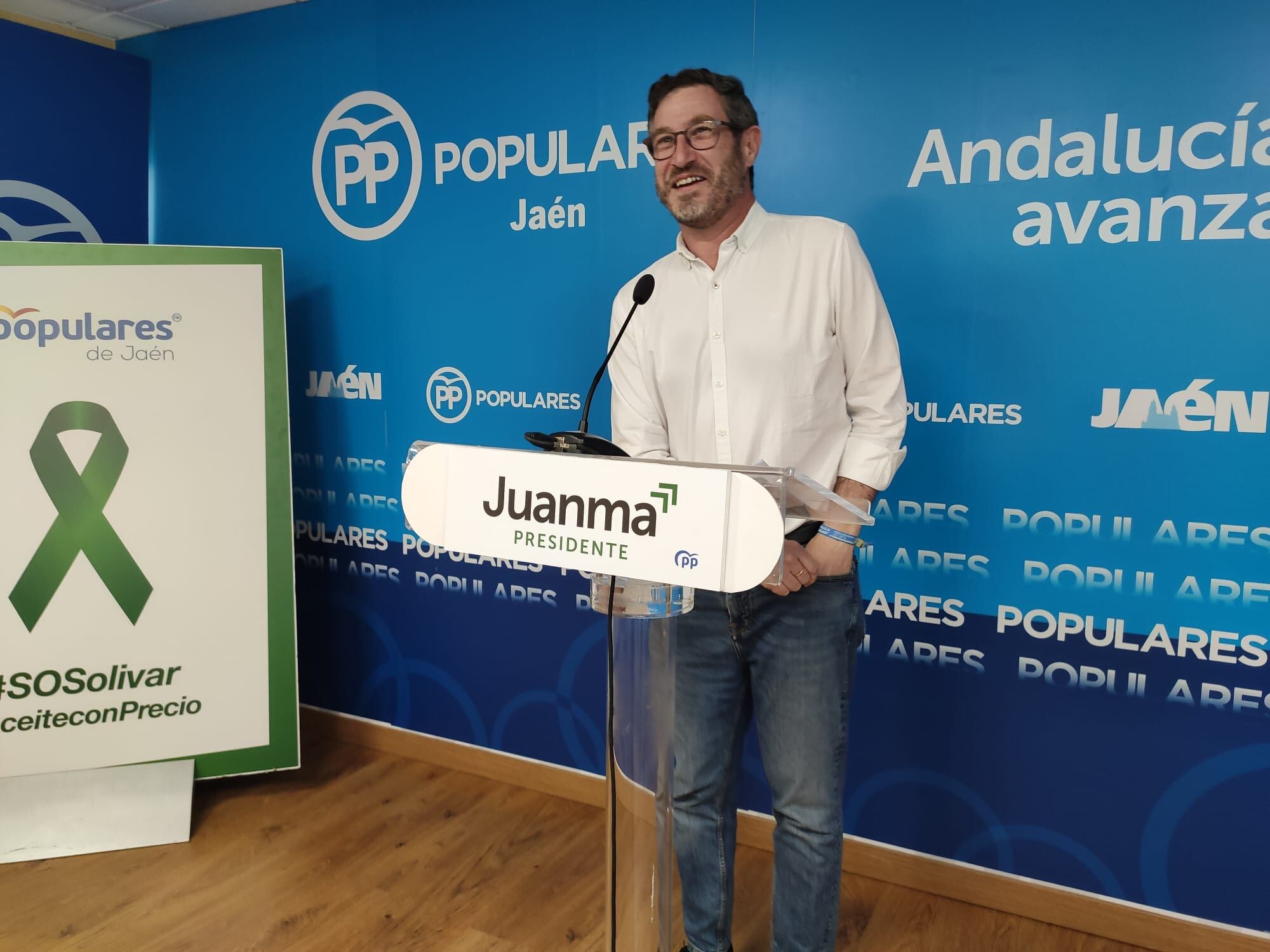 Miguel Contreras, el portavoz del PP en la Diputación Provincial de Jaén, durante una rueda de prensa