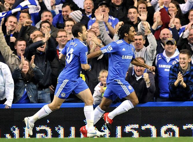 Malouda celebra su gol al Wanderers