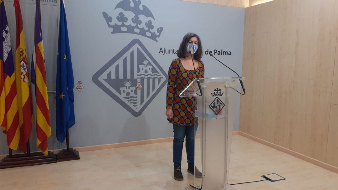 La regidora de Vivienda Digna de Cort, Neus Truyol, en rueda de prensa.