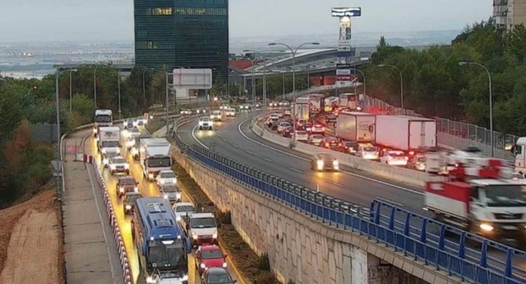 Atasco en la zona de Cuatro Caminos de Guadalajara