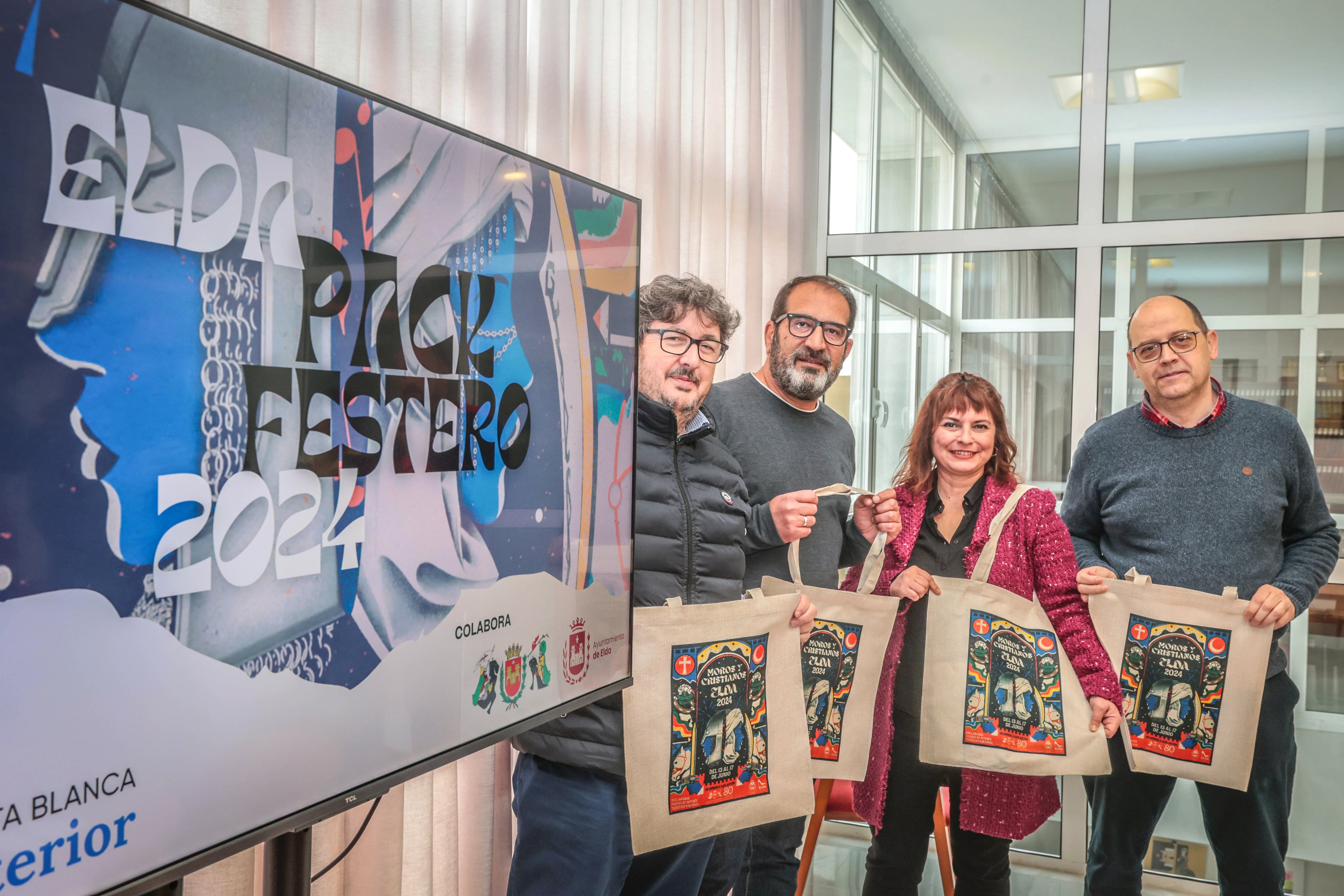 Presentación del pack festero en la Casa de la Junta Central de Moros y Cristianos de Elda