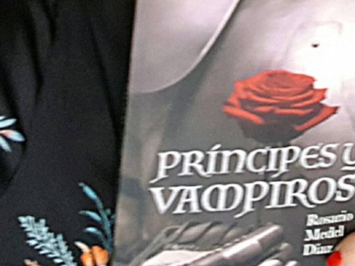 Rosario Medel sigue triunfando con su libro 'Príncipes y Vampiros'