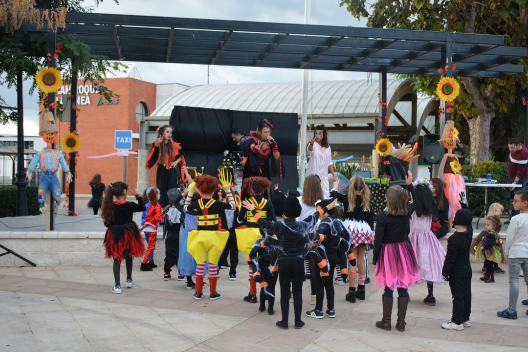 Una fiesta de Halloween en San Roque.