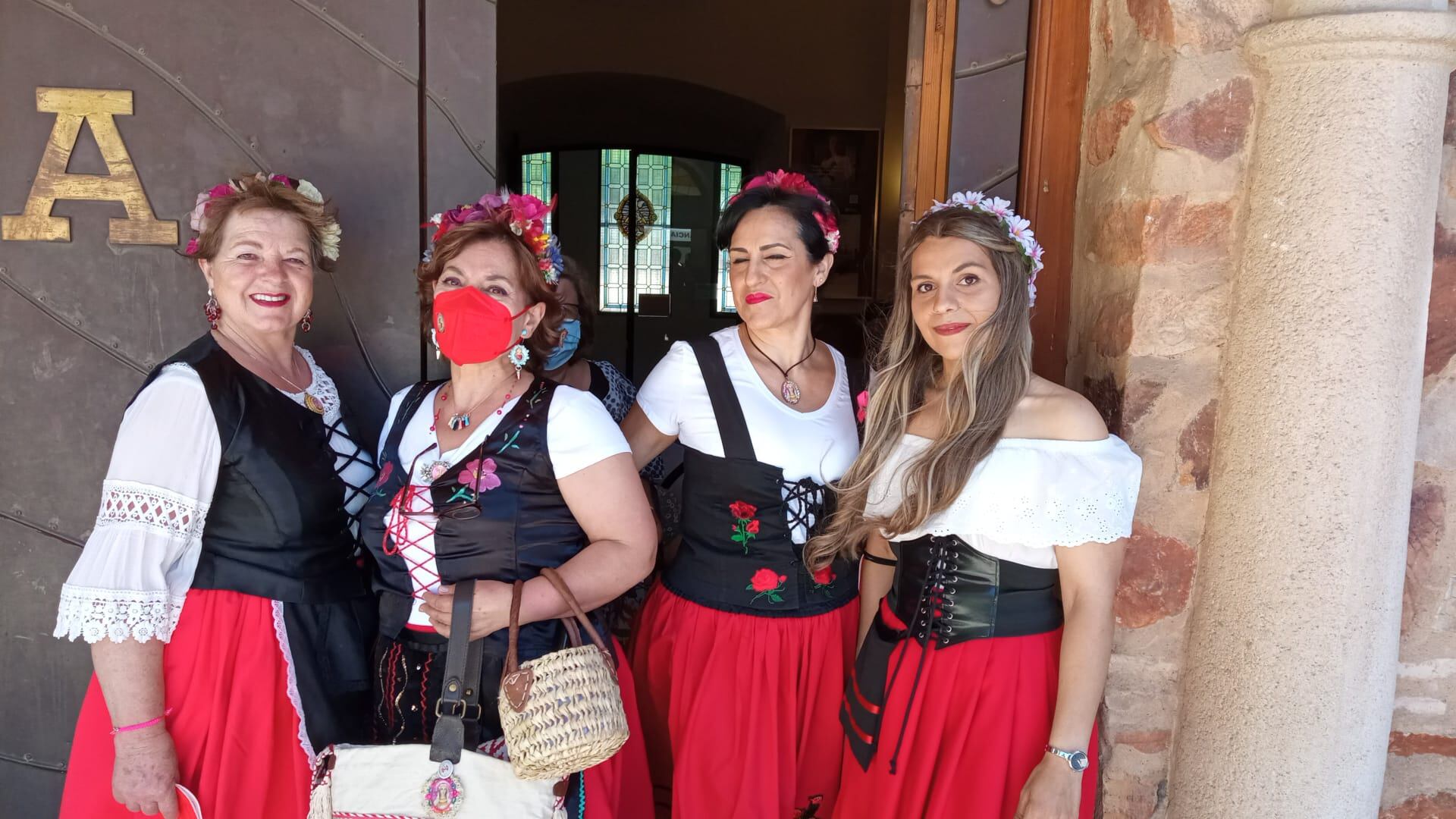 Mujeres de Santa Águeda celebrando el Santo Voto 2022