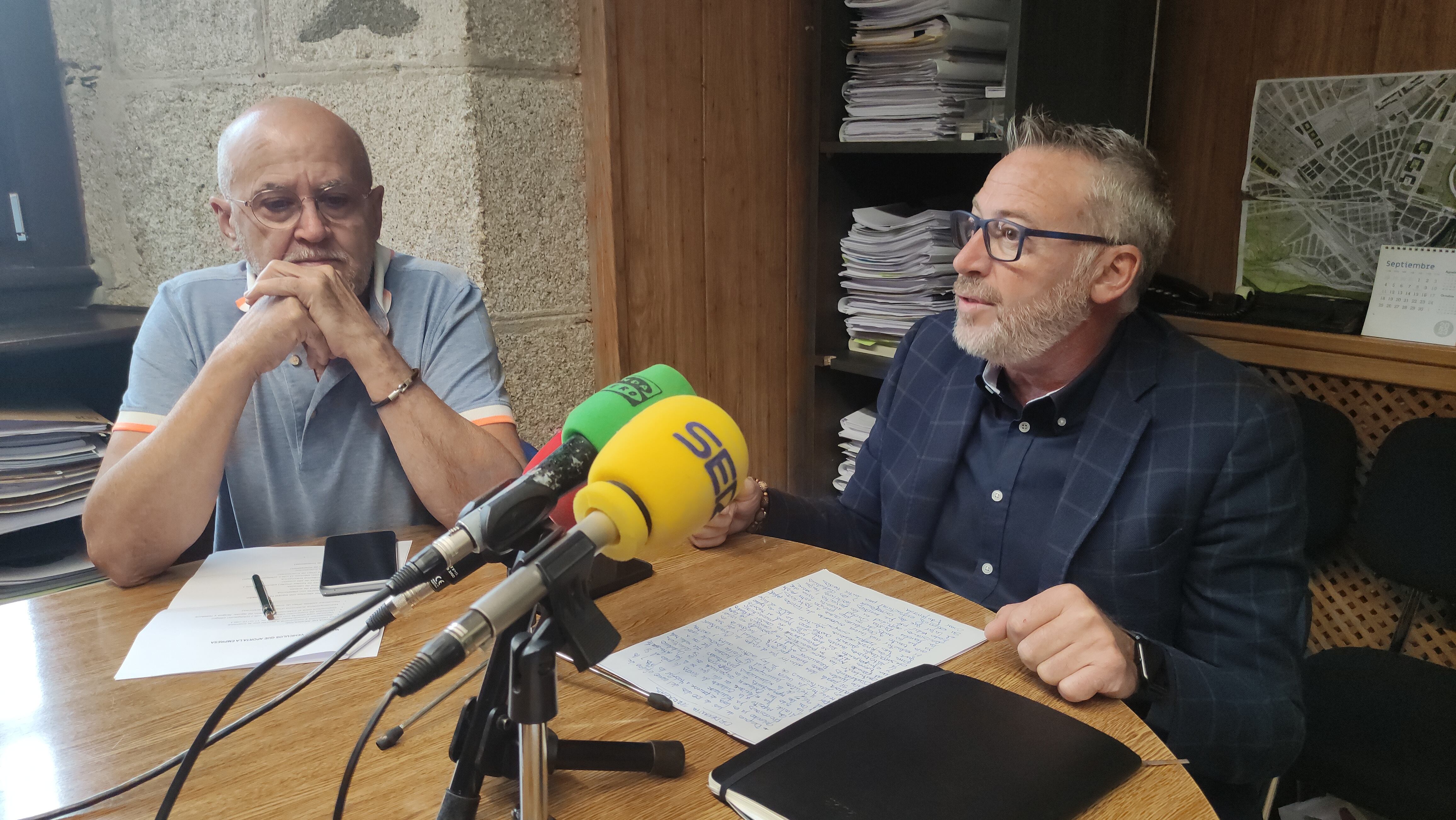 Los concejales del PSOE, Pedro Fernández y José Antonio Cartón